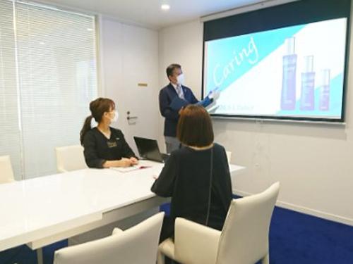 オーナーと会議するスペースも